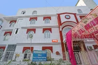 Hotel O Raas Near Near Laxmi Nagar Metro Station Hotels near Gazipur Gol Chakkar