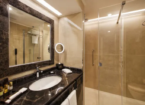 オットマンズ ライフ ホテル デラックス