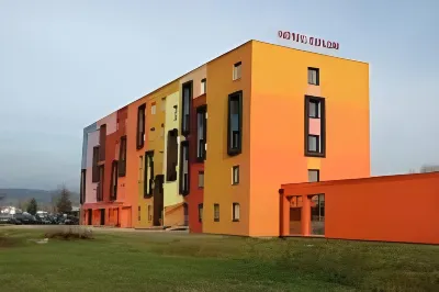 Hotel Color Отели рядом с достопримечательностью «Vinica Široké, komunitný vinohrad VVS-Via Vitis, Vajnorský vinohrad»