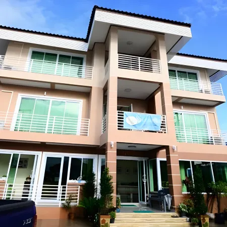 Laksasuk House