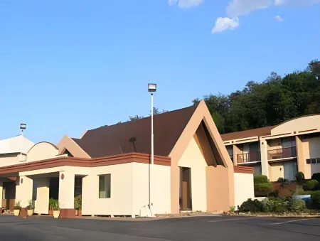 Days Inn by Wyndham Washington Pennsylvania Отели в г. Вашингтон