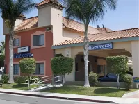 Travelodge by Wyndham Lynwood Hotel a Compton