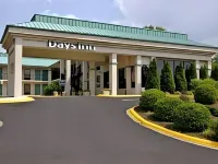 Days Inn by Wyndham Hendersonville Hotels in Hendersonville