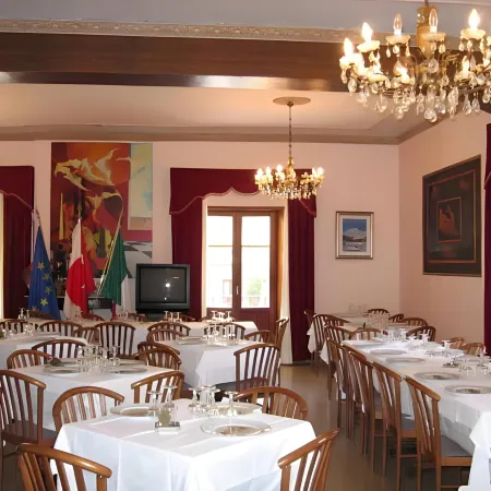 Hotel Edelweiss Отели в г. Эриче