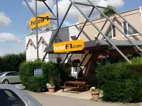 Hotelf1 Dole Hotels in Pesmes