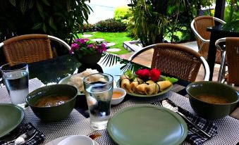 La Pernela Beachfront Resort
