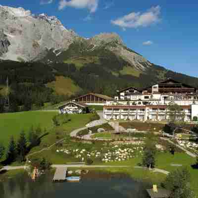 Übergossene Alm Resort Hotel Exterior