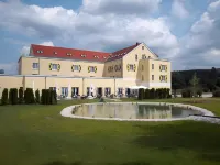 Grandhotel Niederösterreichischer Hof Hotels in Lanzenkirchen