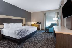 La Quinta Inn & Suites by Wyndham Shorewood