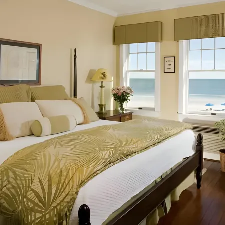 Elizabeth Pointe Lodge