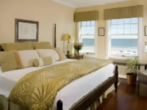 Elizabeth Pointe Lodge