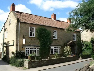 Plumpton Court