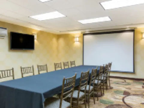 The Oaks Hotel & Suites Hotels in Paso Robles