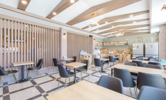 Yang Yang Port View Hotel