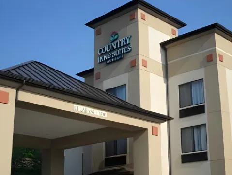 舒適飯店及套房庫珀斯敦 / 米爾福德