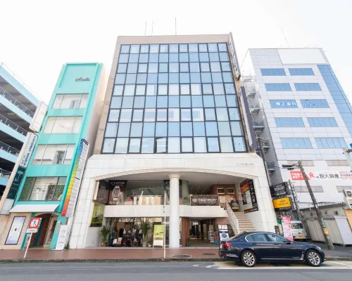 Tabist Hotel Smart Sleeps Oita Station Hotel berhampiran Taman Yuho