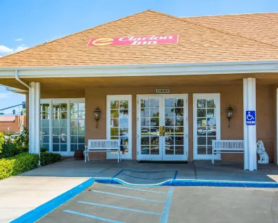 كلاريون إن نير تشاينا ليك نافال ستيشن Hotels near China Lake