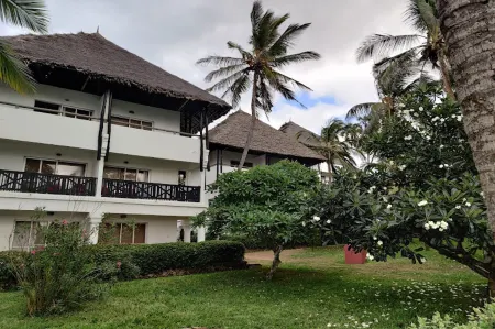 Turtle Bay Beach Club Отели рядом с достопримечательностью «Watamu Beach»