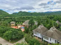 Phu Pha Phung Resort Hotels near Sitthithamrangsri Monastery