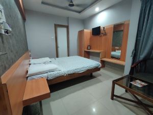 Hotel Raj Residency