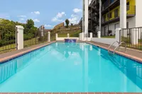 Days Inn & Suites by Wyndham Vicksburg - Pools