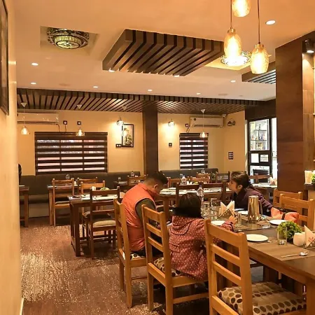 Hotel Tlb Palace