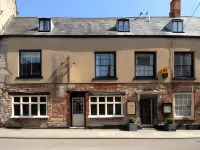 The Ancient Gatehouse & Rugantino Restaurant Hotels in Wells