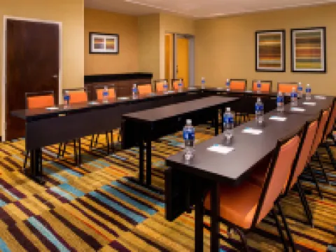 Fairfield Inn & Suites Akron Stow Hotels in Stow