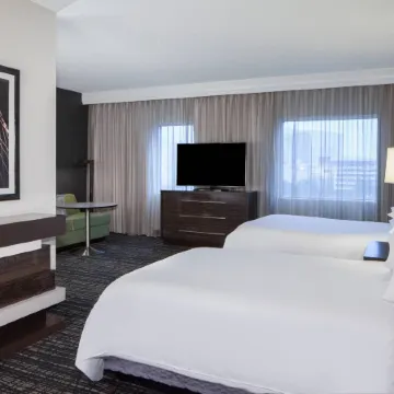 Dallas Marriott Suites Medical/Market Center Отели рядом с Аэропорт Лав-Филд