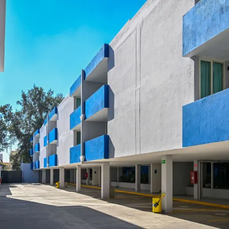 Vista Express Guadalajara Expo SureStay Collection by BW
