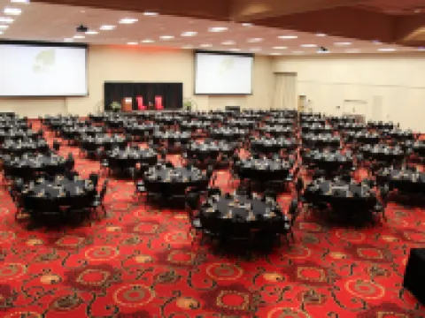 Holiday Inn DES MOINES-AIRPORT/CONF CENTER by IHG Hotels in Des Moines