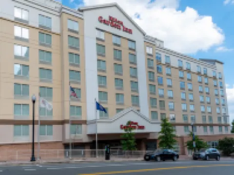 阿靈頓豪斯廣場希爾頓花園飯店 阿靈頓公墓附近的飯店