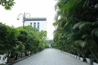 Hotel Saffron Crest