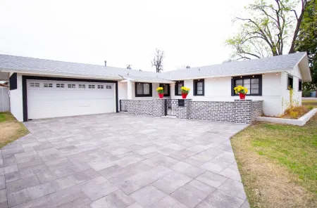 Fairy God Mother's House with Pool near Arcadia and Old Town Scottsdale Отели рядом с достопримечательностью «Гора Кеймелбек»