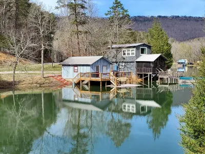 Hooked On A Feeling — Fishing Cabin Hotels near Cloudland Canyon State Park