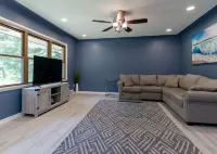 Lake Michigan Retreat – Cozy Remodeled 3Br Getaway Near Scenic Beaches!