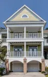 1st Floor Suite, EV Car Charger, 6 Patios&Porches at 5 Star Peninsula Resort! Hotel dekat Pine Tree Campground