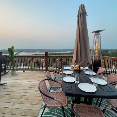 Sunnyside Haven- 7BR- Sleeps 22! Close to Silver Dollar City & Dogwood Canyon!