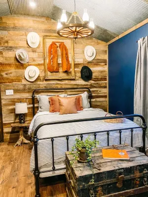 The Silos at Promise Manor "Duke Farm stay mins from historic Lynchburg, TN. Отели в г. Мур