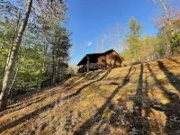 ★ The LODGE ★ No Clean Fee ★ Private Retreat w/ Adjustable KING Bed