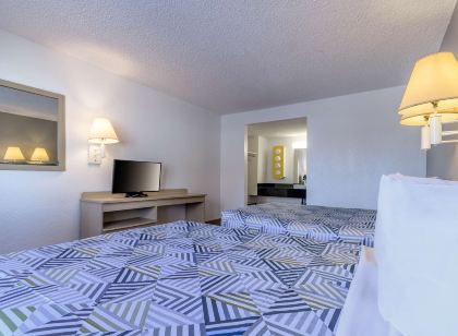 Motel 6 Hayward, CA- Silicon Valley Gateway