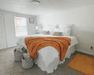 Little Piece of Heaven to retreat yourself 2 min from the Lake