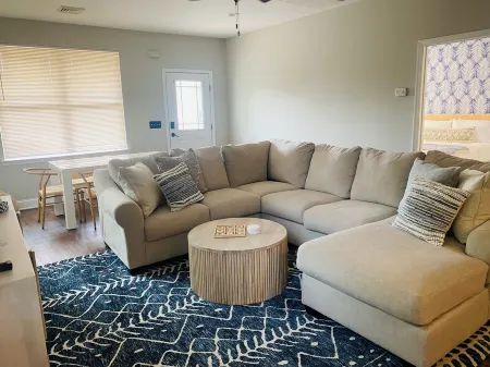 “Surf Shack” within walking distance to the beach!