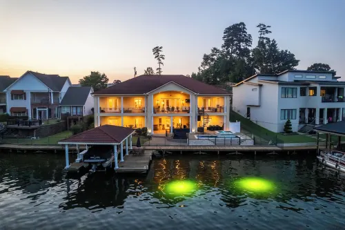 The Palms at Chesswood - Luxury, Pool, & Dock! - 5-Sterne