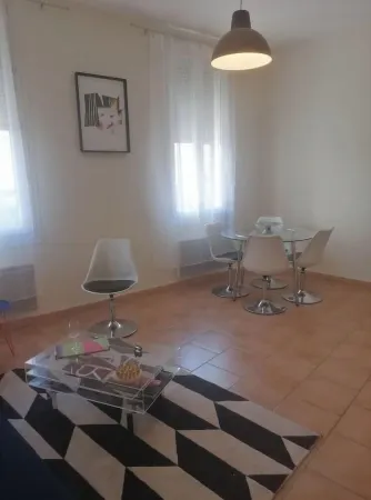 POP Apartment 40m2 City Center Intra Muros Отели рядом с Аэропорт Авиньон-Комон