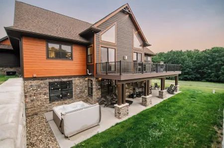 Innsbruck Ski&Tee - Designer's Dream, Theater & Arcade & Shuffleboard & Hot Tub