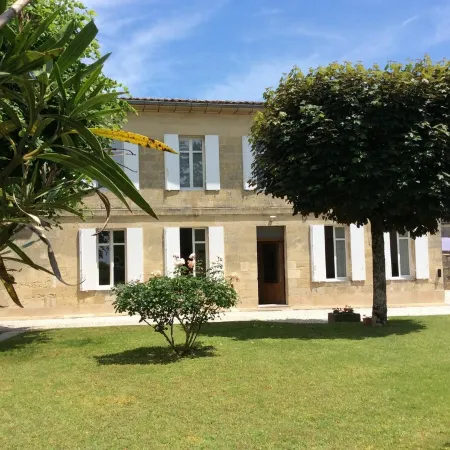 Logis de Villemaurine Gîte Stone House in the Heart of St Emilion 2 to 8Pers.