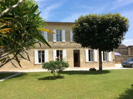 Logis de Villemaurine Gîte Stone House in the Heart of St Emilion 2-8 Pers