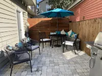 Highly Rated 2 Br Townhouse Steps from DT, and Near Beaches. Open Labor Day!