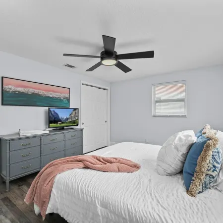 Waterfront Vacation Getaway